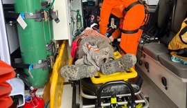 Motorista acaba ferido após colisão entre van e caminhão em Pilar