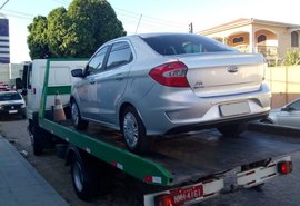 SMTT remove veículos por estacionamento irregular