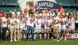 Vitória empata clássico e volta a ser campeão baiano após sete anos