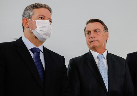 Lira contraria Bolsonaro no Bolsa Família: “Não há conversa de R$ 400”