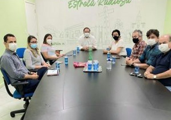 Prefeito de Arapiraca convoca reunião emergencial após aumento de casos da covid-19