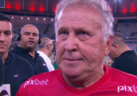 Vídeo: Em lágrimas, Zico manda recado emocionante para Pelé e Dinamite; assista