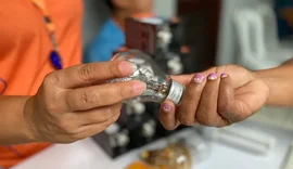 Evento do Procon promove negociação de dívidas em contas de energia elétrica, em Maceió