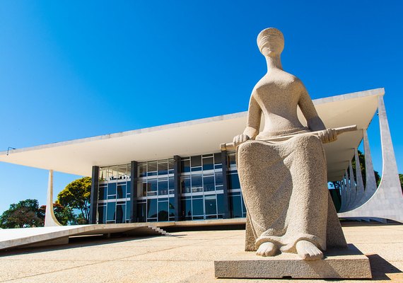 STF equipara licença-maternidade de mães biológicas e adotivas