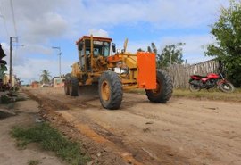 Prefeito lança programa e anuncia pavimentação de mais de 30 ruas