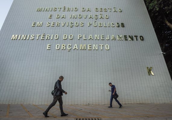 Governo planeja realocar R$ 20 bilhões no Orçamento de 2027