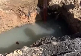 Cratera em via movimentada trava trânsito no Tabuleiro