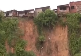 Desaba barreira em Comunidade de Maceió; o local já estava sendo monitorado