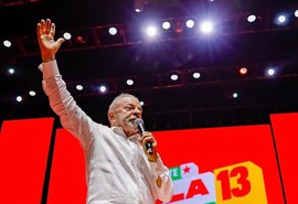 Lula critica André Valadão durante ato de campanha no Rio
