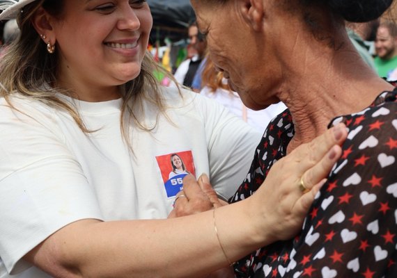 Samyra do Basto leva campanha às feiras de Arapiraca e Piaçabuçu