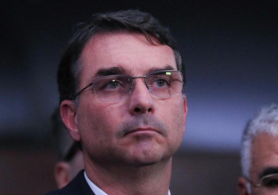 Quaest aponta Lula e Flávio Bolsonaro pressionados a reduzir rejeição para vencer disputa