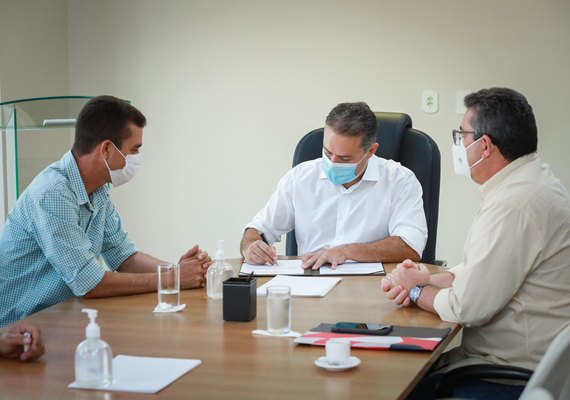 Governador e secretário autorizam construção de escola em Pariconha