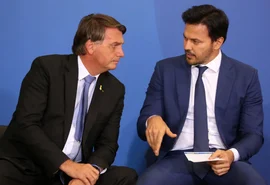 Bolsonaro mobiliza Ministério das Comunicações para agendar encontro com WhatsApp