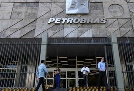Petrobras anuncia saída de quatro conselheiros da empresa