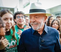 'Quem tinha que aumentar a taxa seríamos nós', afirma Lula sobre tarifas dos EUA