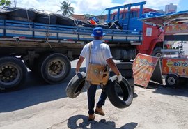 Mutirão recolhe pneus para eliminar focos do mosquito da dengue em Maceió