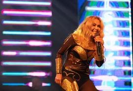 Fã invade palco de Joelma no Acre e assusta a cantora; veja o vídeo