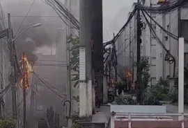 Incêndio em rede elétrica assusta moradores do Benedito Bentes e mobiliza bombeiros