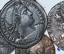 Túmulo antigo com moedas de prata retratando lutadores é descoberto na Turquia