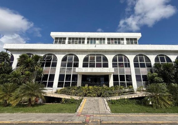 TCE-AL firma convênio com a UFAL para soluções em IA