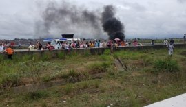 Protesto contra falta d'água bloqueia BR-101 em Messias nesta segunda (27)