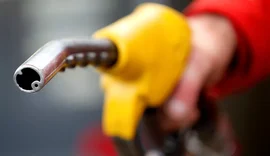 Conflito no Oriente Médio pressiona petróleo e já impacta preços no Brasil