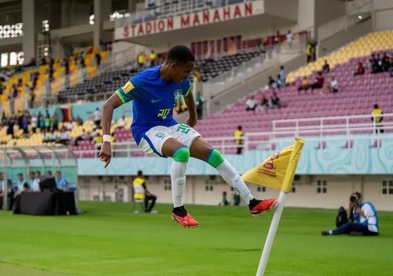 Com dois de Estevão, do Palmeiras, Brasil vence o Equador pelas oitavas da Copa do Mundo sub-17