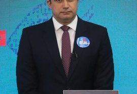 Rui ressalta histórico político e familiar durante debate na TV Pajuçara