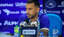 Camacho reafirma foco no CSA e descarta sondagem do rival CRB