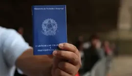 Taxa de desemprego fica em 5,6% até agosto, a menor da série histórica