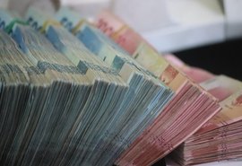 Como impactos na economia externa e interna influenciam o valor do dólar no Brasil