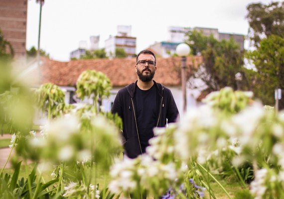 Jovem músico lança disco em homenagem a sua avó