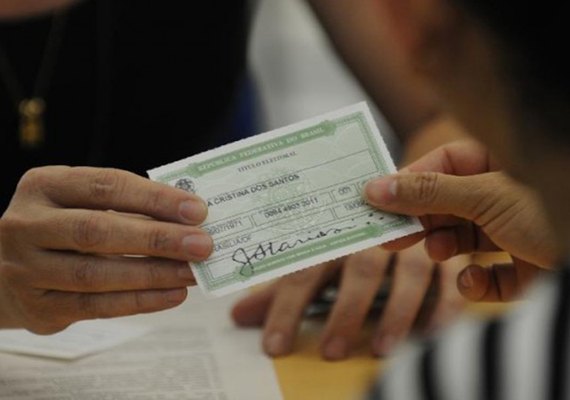 Justiça Eleitoral abre habilitação para voto em trânsito
