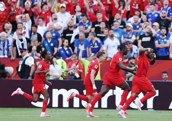 Canadá arranca empate contra Bósnia e conquista primeiro ponto em Copas