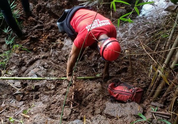 Após três anos da tragédia, bombeiros localizam nova ossada em área de buscas em Brumadinho