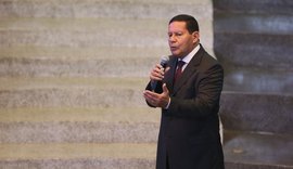 Mourão defende desvinculação de recursos do Orçamento da União