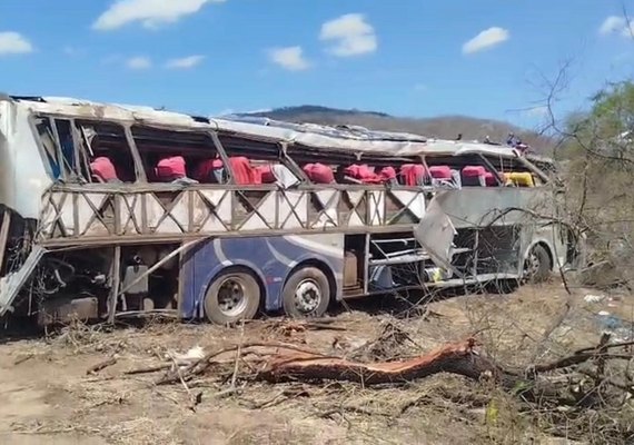 Perícia veicular diz que não havia falhas mecânicas em ônibus que capotou no Sertão