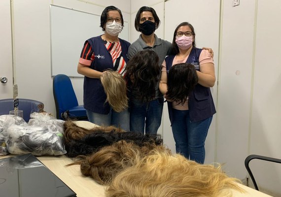 Parceria de doação de perucas para mulheres que realizam tratamento contra o câncer