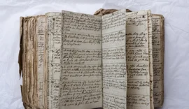 Inteligência artificial tenta decifrar livro misterioso do século 15