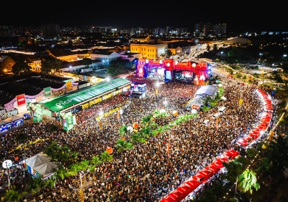 Gusttavo Lima e Simone Mendes marcam primeiro dia do São João Massayó 2026