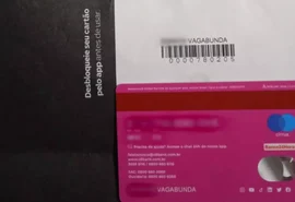 Mulher tem sobrenome trocado por 'vagabunda' em cartão de crédito e pede indenização