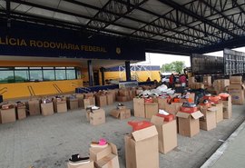 Carreta é apreendida com mais de 3.700 pares de tênis falsificados em Canapi