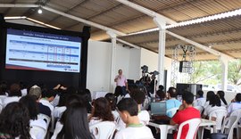 Na Expo Bacia Leiteira, produtores rurais aprimoram conhecimento com programação técnica