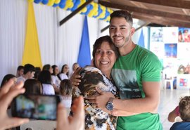 Jovens revelam suas expectativas para AL em encontro com Célia Rocha