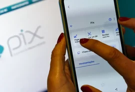 Receita Federal volta a negar taxação do Pix e faz alerta sobre golpes