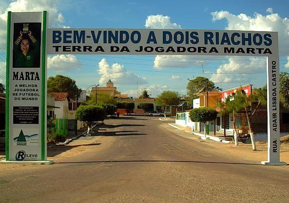 Ministério Público investiga distribuição de kits com produtos vencidos em Dois Riachos