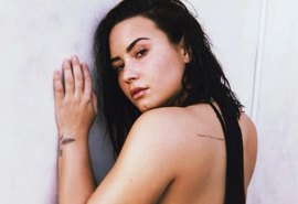 Após overdose, Demi Lovato publica carta