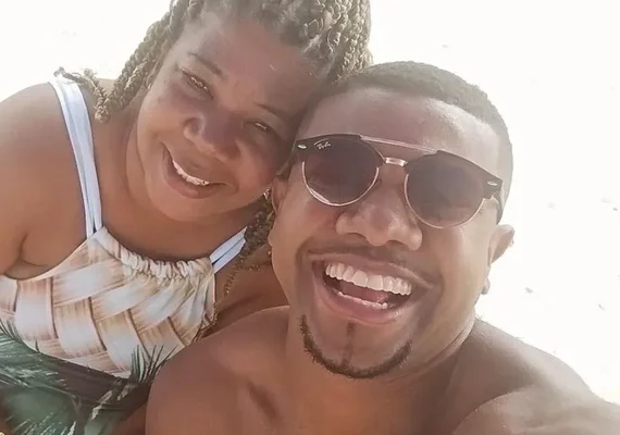 Davi Brito publica vídeo da mãe caindo de cavalo com emojis de risada