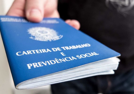 Em 2 anos, só metade dos empregos perdidos na crise foi recuperado