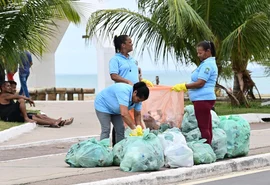 Cooperativa realiza coleta seletiva em evento de corrida na orla de Maceió